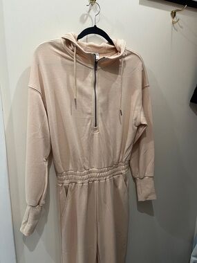 Bundle 2 Items for $16
😊 Beige Hooded Zip-Front Jumpsuit